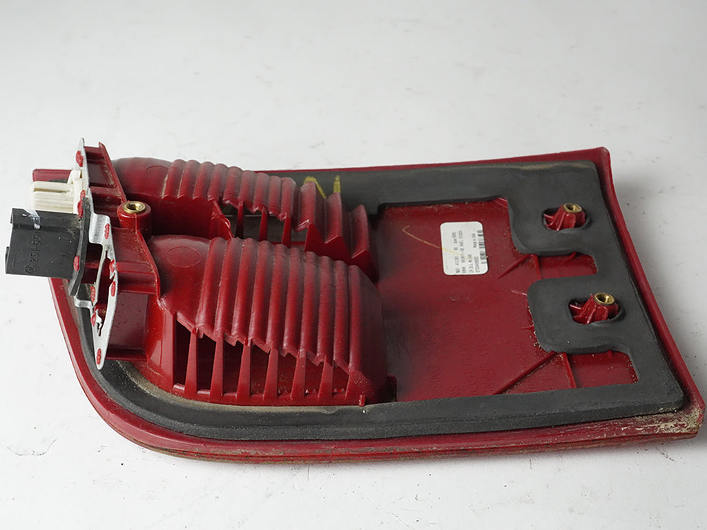  2004 - 2006 BMW X5 E53 TAIL LIGHT BRAKE STOP LAMP GATE INNER MTD LH LEFT REAR, price