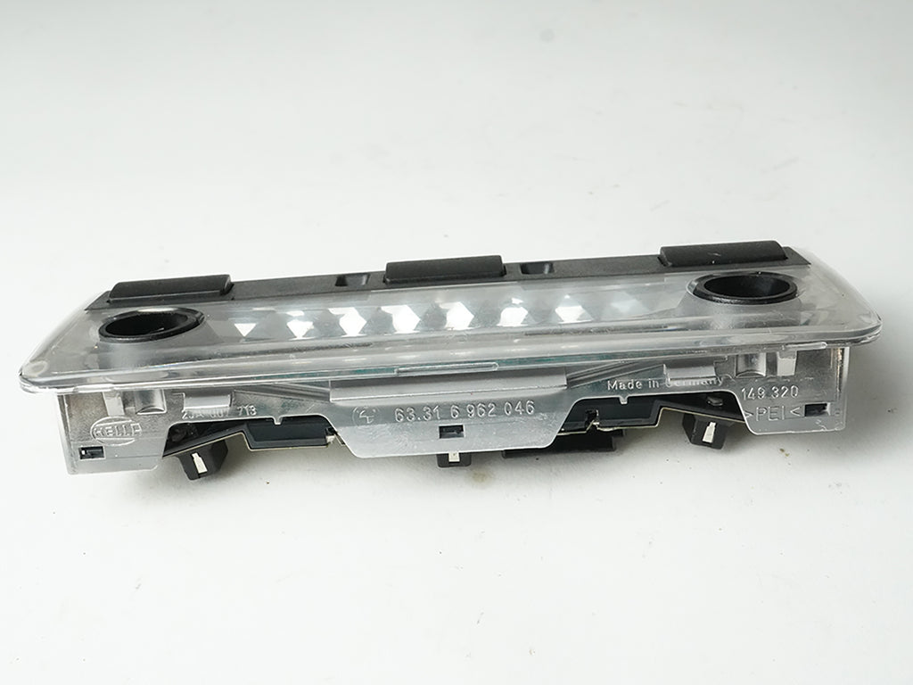  2001 - 2006 BMW 3 SERIES E46 COUPE DOME LIGHT OVERHEAD LAMP INTERIOR READING OEM, in stock