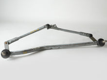 Load image into Gallery viewer, 2000 - 2005 BMW 3 SERIES E46  WINDSHIELD WIPER LINKAGE TRANSMISSION WO MOTOR, used