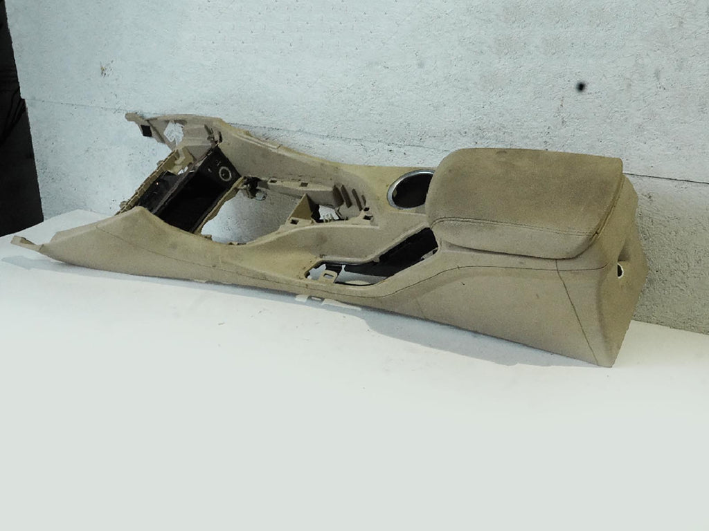  2012 - 2015 BMW X1 E84 CENTER CONSOLE ARMERST STORAGE COMPARTMENT 105095502 OEM, used