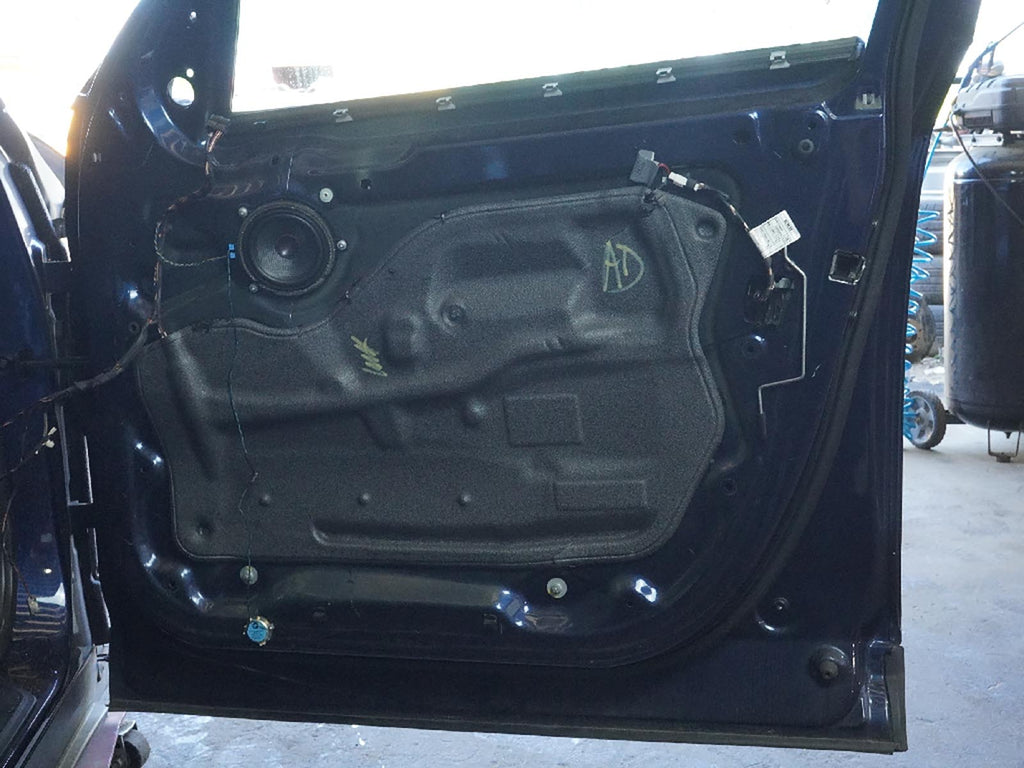  2011 - 2013 BMW X3 F25 DOOR PANEL EXTERIOR W HANDLE WINDOW GLASS FRONT RIGHT OEM, in stock