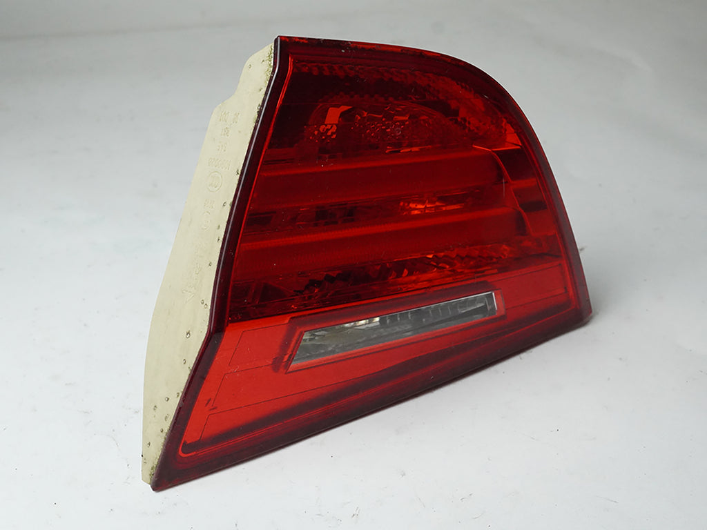  2009 - 2011 BMW 3 SERIES E90 TAILLIGHT BRAKE STOP LAMP LID INNER REAR RH OEM, price