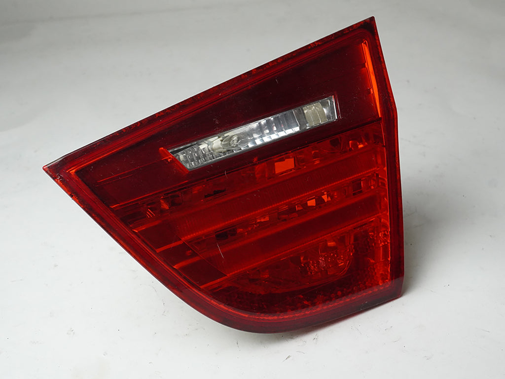  2009 - 2011 BMW 3 SERIES E90 TAILLIGHT BRAKE STOP LAMP LID INNER REAR RH OEM, cheap