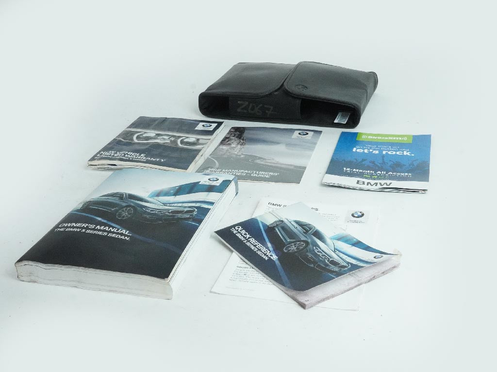  2019 BMW 5 SERIES G30 DRIVERS OWNERS MANUAL OPERATOR INFORMATION BOOKS W CASE, used