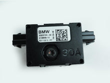 Load image into Gallery viewer, 2017 - 2019 BMW 5 SERIES G30 TRAP CIRCUIT ANTENNA CONTROL MODULE UNIT OEM, buy