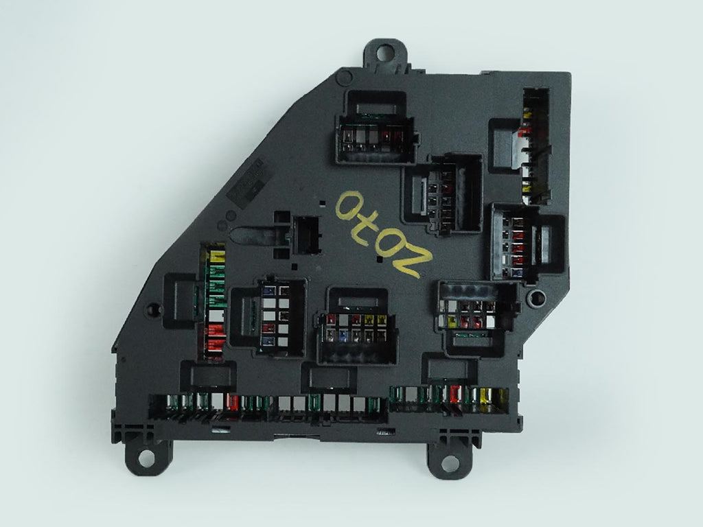  2013 - 2016 BMW 5 SERIES F10 FUSE RELAY BOX JUNCTION TRUNK MOUNTED 9264923 OEM, used