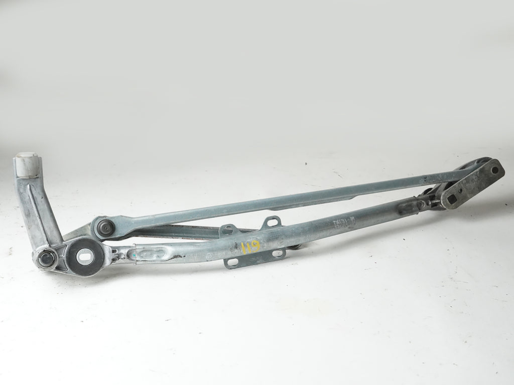  2007 - 2011 BMW 3 SERIES E90 E91 WIPER LINKAGE WINDOW WINDSHIELD GLASS FRONT, price