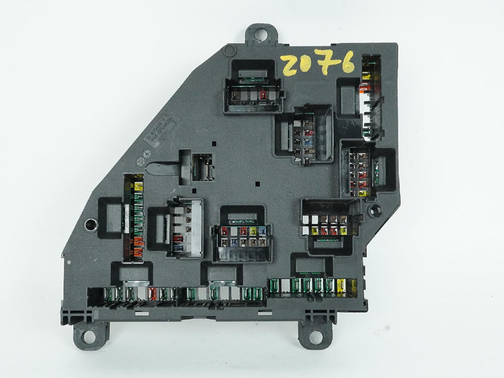  2011 BMW 5 SERIES F10 FUSE BOX SAM RELAY MODULE JUNCTION DISTRIBUTION TRUNK, price