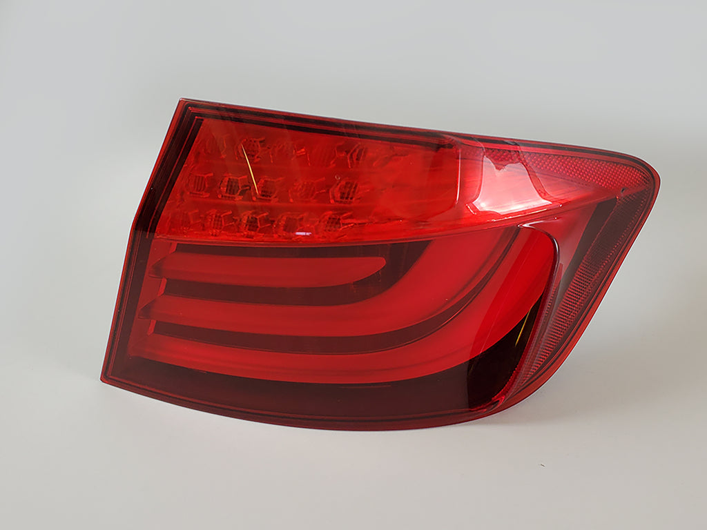  2011 - 2013 BMW 5 SERIES F10 TAILLIGHT BRAKE STOP TAILLAMP QUARTER RH RIGHT OEM, price