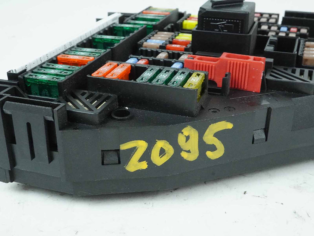  2012 BMW 5 SERIES F10 FUSE RELAY BOX JUNCTION TRUNK MOUNTED REAR 9252813 OEM, in stock