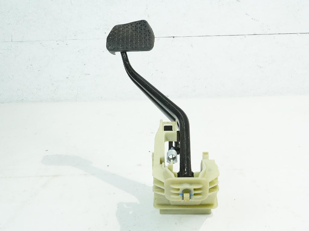  2014 - 2018 BMW X5 F15 BRAKE STOP PEDAL W BRACKET SUPPORT FLOOR 6791900 OEM, cheap