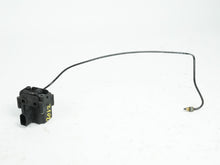 Load image into Gallery viewer, 2006 - 2010 BMW 5 SERIES E61 XDRIVE AIR SUSPENSION VALVE BLOCK DISTRIBUTOR OEM, in stock