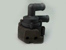 Load image into Gallery viewer, 2009 - 2012 BMW 7 SERIES F01 F02 4.4L N62 ENGINE WATER PUMP UNIT 32633601 OEM, price