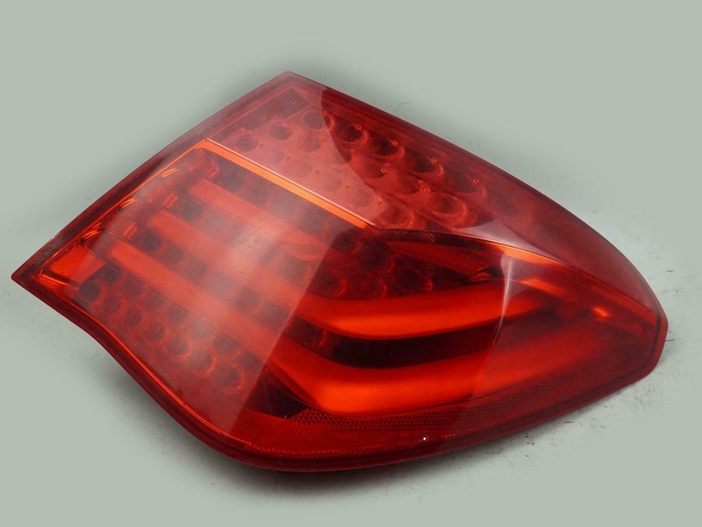  2009 - 2012 BMW 7 SERIES F01 F02 TAIL LIGHT BRAKE STOP LAMP OUTER RIGHT OEM, cheap