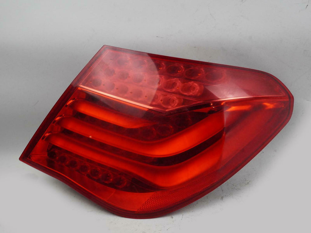  2009 - 2012 BMW 7 SERIES F01 F02 TAIL LIGHT BRAKE STOP LAMP OUTER RIGHT OEM, buy