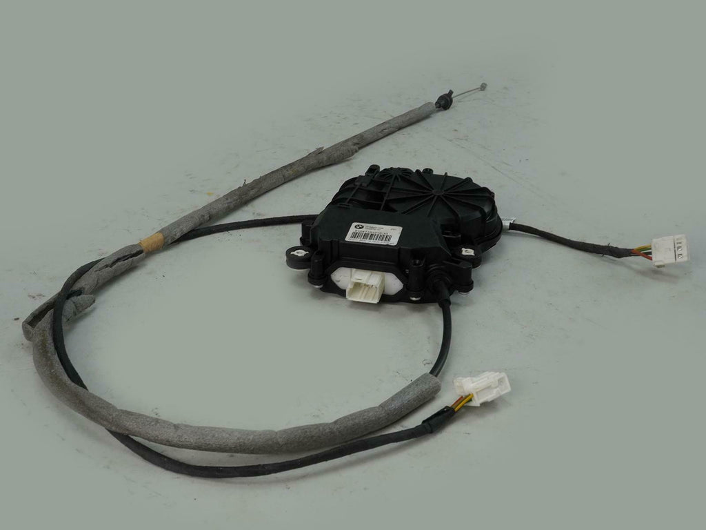  2009 - 2015 BMW 7 SERIES F01 F02 LOADING DOOR MOTOR ACTUATOR W CABLE UNIT, used