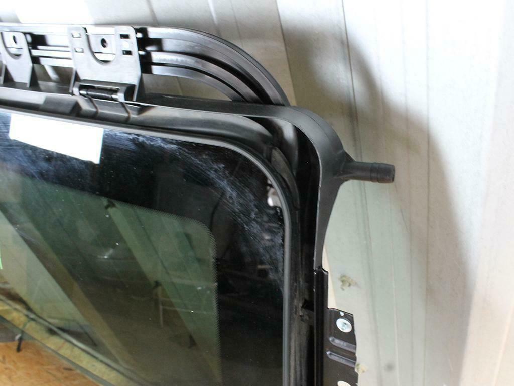  2004 - 2010 BMW 5 SERIES E60 SUNROOF MOONROOF SLIDING TRACK GLASS ASSEMBLY OEM, in stock