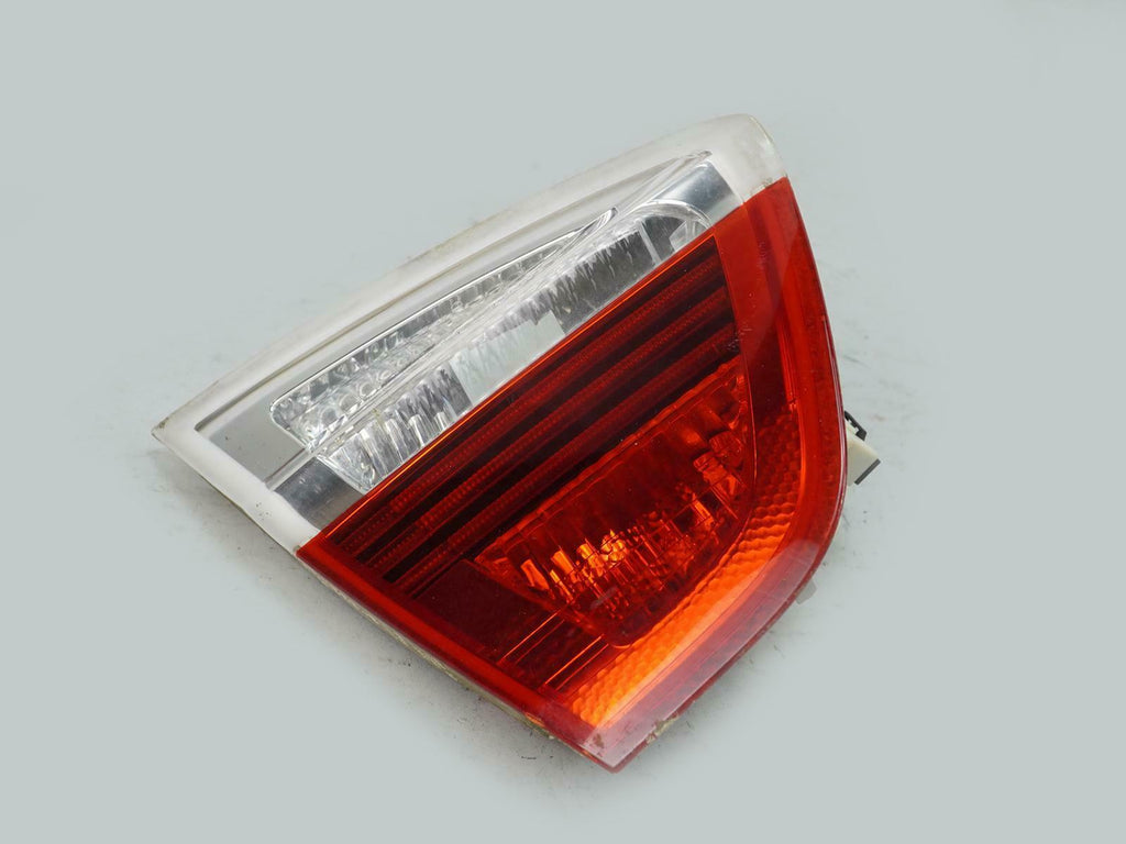  2006 - 2008 BMW 3 SERIES E90 TAIL LIGHT BRAKE STOP LAMP LID MOUNTED REAR LH OEM, price