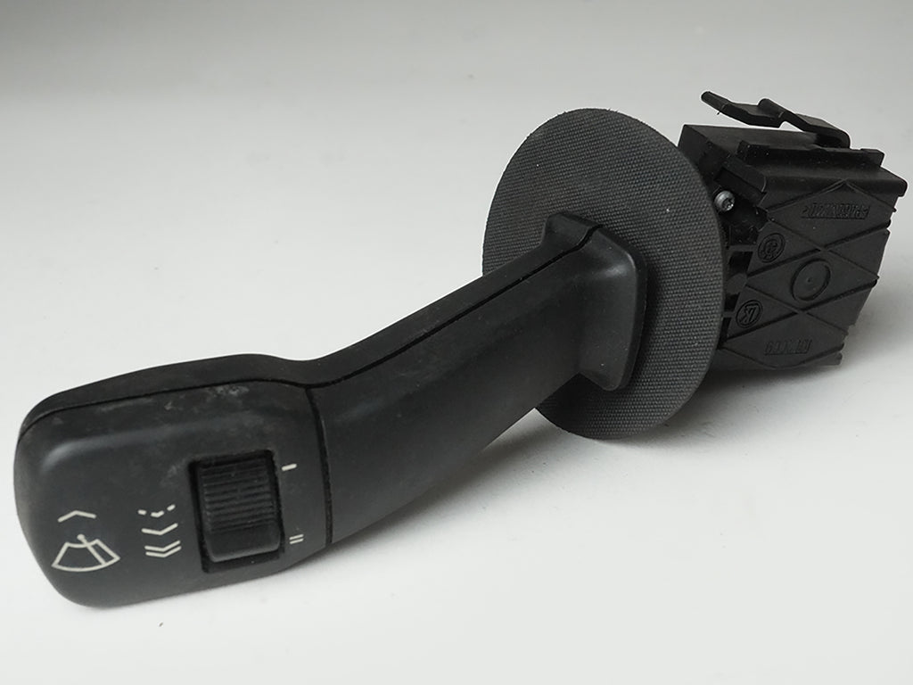  1997 - 1999 BMW 5 SERIES E39 WIPER ARM COLUMN LEVER SWITCH UNIT 8352013 OEM, used