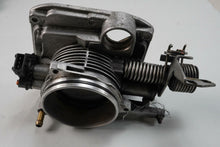 Load image into Gallery viewer, 1995 - 2001 BMW 7 SERIES E38 M73 5.4 AT ENGINE THROTTLE BODY VALVE ASSEMBLY OEM, in stock