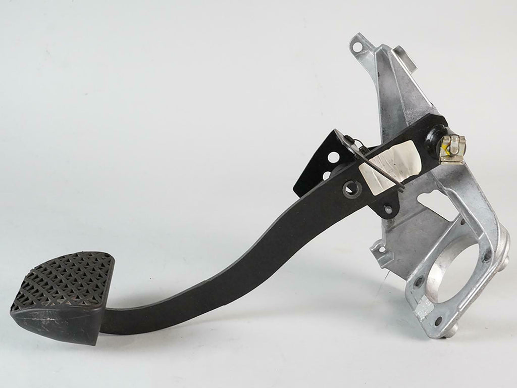  2004 - 2010 BMW X3 E83 AT BRAKE STOP PEDAL W BRACKET UNIT 35112229128 OEM, price