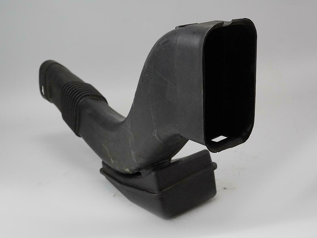  2010 - 2012 BMW 5 SERIES F10 550I 4.4 AIR INTAKE CLEANER LOWER 13717577473 LH, price