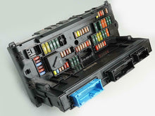 Load image into Gallery viewer, 2011 - 2013 BMW 5 SERIES F10 POWER DISTRIBUTION FUSE RELAY BOX UNIT 9210861 OEM, buy