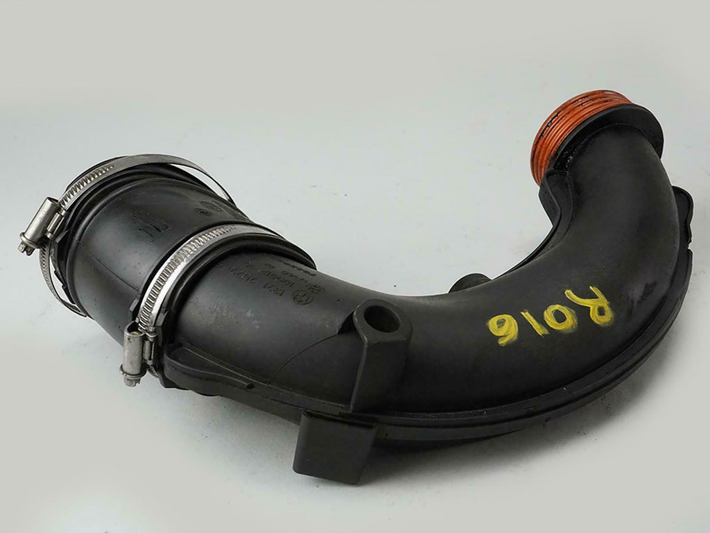  2011 - 2013 BMW 5 SERIES F10 4.4L ENGINE AIR INTAKE TUBE CLEANER 13717577475 OEM, price