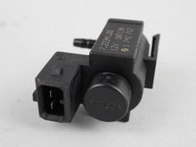 Load image into Gallery viewer, 2006 - 2008 BMW 7 SERIES E65 4.8 LITER ENGINE VACUUM CONTROL SOLENOID VALVE OEM, price